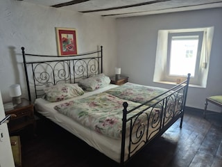 Schlafzimmer 1