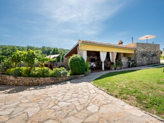 Farmhouse Sumber Outdoor Recording 6