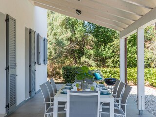 Villa Teresa - Porch with outdoor table and seats