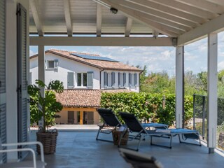 Villa Teresa - Porch with sun loungers