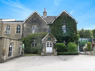 Apartment Huddersfield Außenaufnahme 6