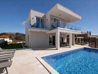 Villa Neoma – am Meer mit beheiztem Pool