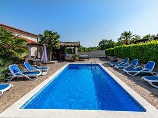 Apartamento de vacaciones Raša Grabación al aire libre 2