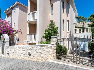 Apartment Splitska  4