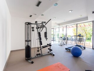 Apartment Splitska  13