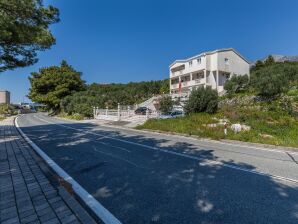 Two bedroom apartment with balcony and sea view Podgora, Makarska A-23916-a