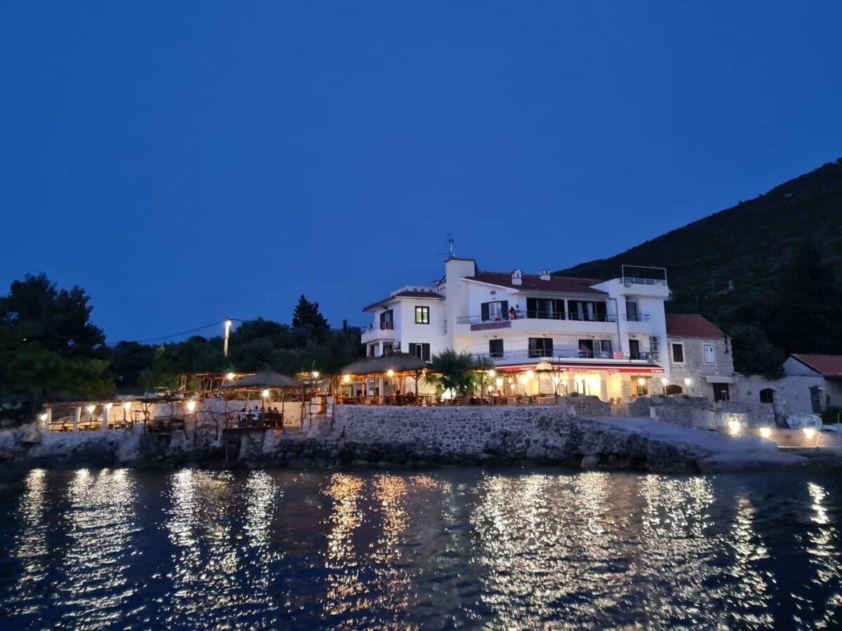Ferienzimmer Zastražišće 11