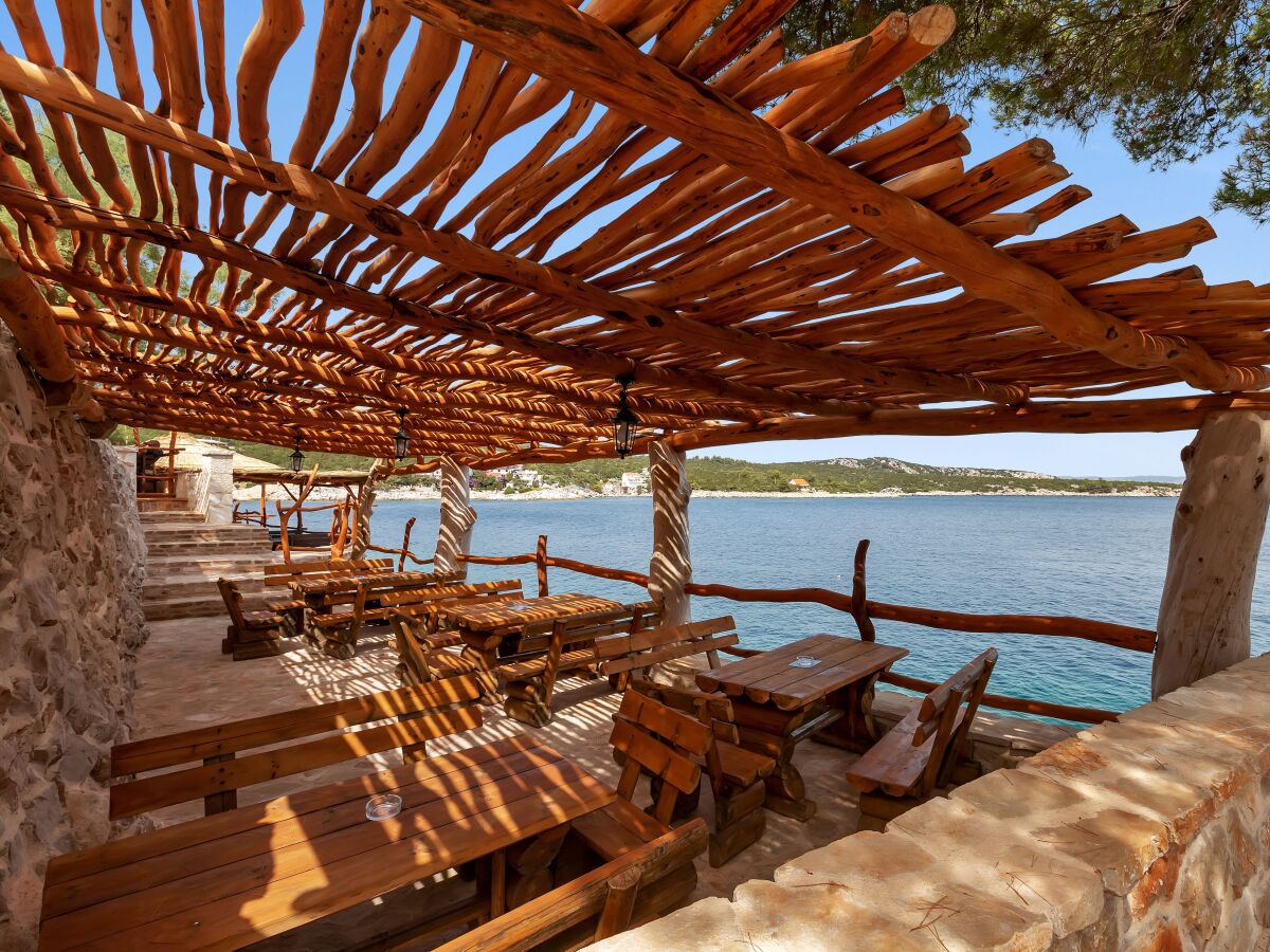 Ferienzimmer Zastražišće 16