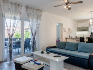 Three bedroom apartment with terrace Vir A-23333-a