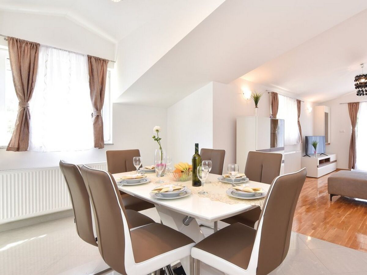 Ferienhaus Trilj 10