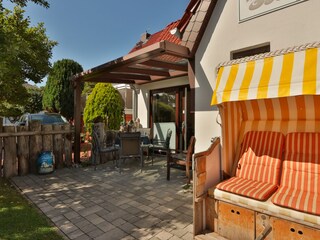 Terrasse mit Strandkorb