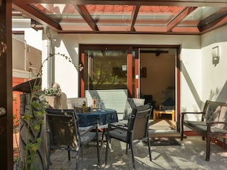 überdachte Terrasse