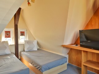 Liegen im kleinen Zimmer