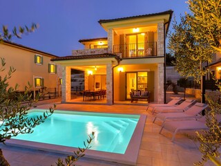 Villa Pinaza B am Meer mit beheiztem Pool