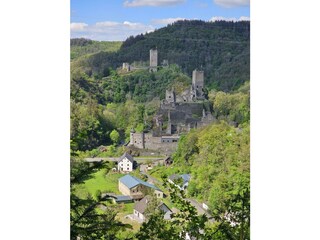 Liesertal mit beiden Burgruinen