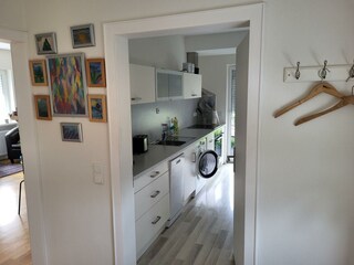 Blick vom Flur in die Küche