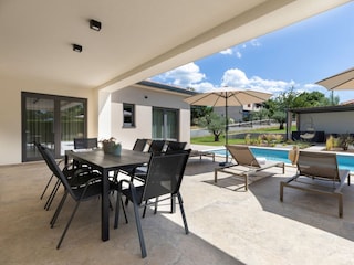 Überdachte Terrasse