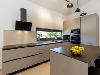 Komplett, ausgestattete Küche