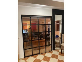 Flur mit Eingang zum Wohnzimmer