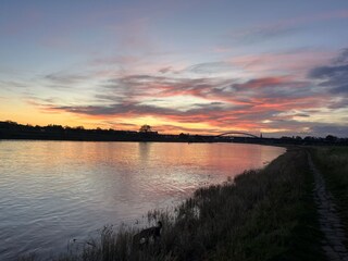 am Abend an der Elbe
