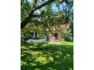 Sommer - Sonne - Garten - Hängematte - Bäume