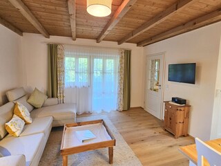 Der Wohnraum - Blick auf Balkon