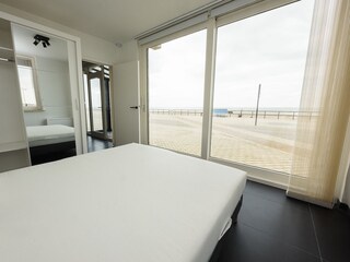 Slaapkamer 1 met zeezicht