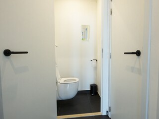 Apart toilet3