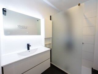 Badkamer 2 met douche