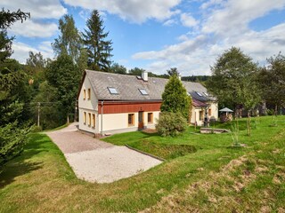 Ferienhaus Zacler Außenaufnahme 7