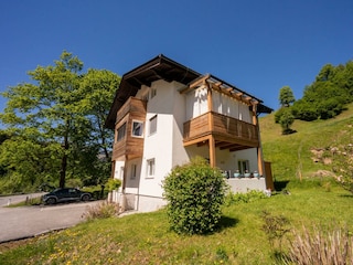 Blick vom Garten aufs Haus