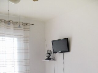 Apartment Splitska  10