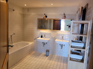 1. OG: en suite Badezimmer 1