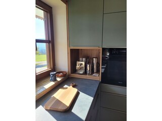 EG: Kaffeemaschine, Backofen Küche