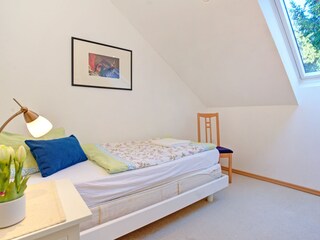 Einzelzimmer Wohnung oben