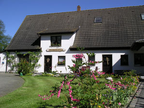 Ferienwohnung 2 im Ferienhaus "To Hus" im Herzen Rügens - Thesenvitz - image1