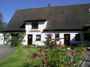 Ferienwohnung 2 im Ferienhaus "To Hus" im Herzen Rügens