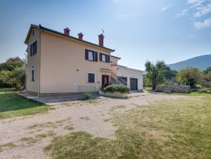 Three bedroom apartment with terrace Nerezine, Lošinj A-12149-a