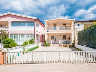 Apartment Povljana  2