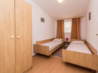 Apartment Povljana  8