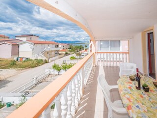 Apartment Povljana  11