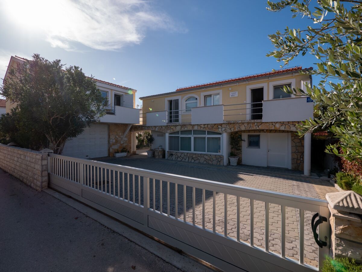 Apartment Vrsi 15
