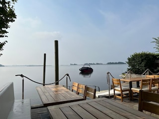 Terrasse der Aalkate Lemkenhafen