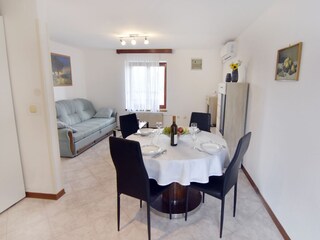 Apartment Lovrecica  10