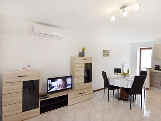 Apartment Lovrecica  12