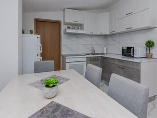 Apartment Povljana  6