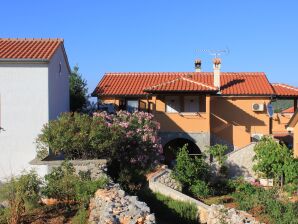 Two bedroom apartment with terrace Ilovik, Lošinj A-8078-a