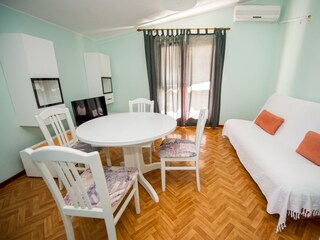 Apartment Grebastica  12