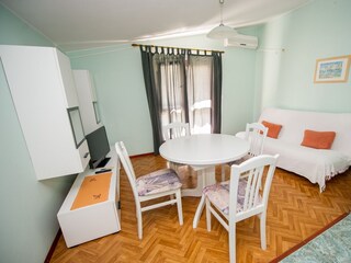 Apartment Grebastica  16