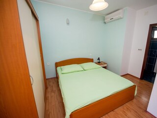 Apartment Grebastica  16